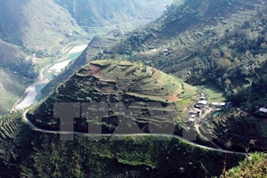 Ha Giang disseminates Dong Van stone plateau’s image